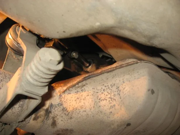 крепления тяги на шток